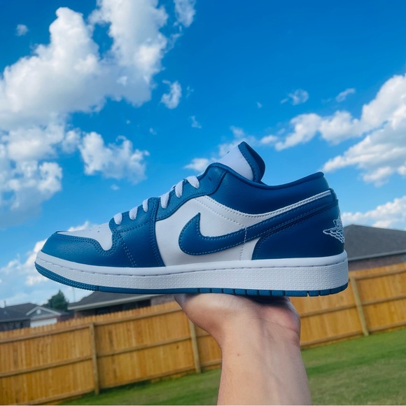 Air Jordan 1 Low - Picture 4 of 9
